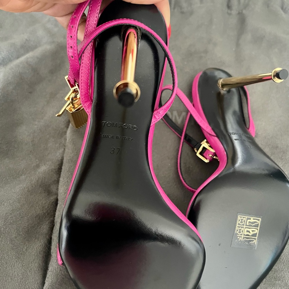 Authentic Tom Ford Shiny Leather Padlock Pointy Sandal (Perry Pink) - Picture 11 of 13